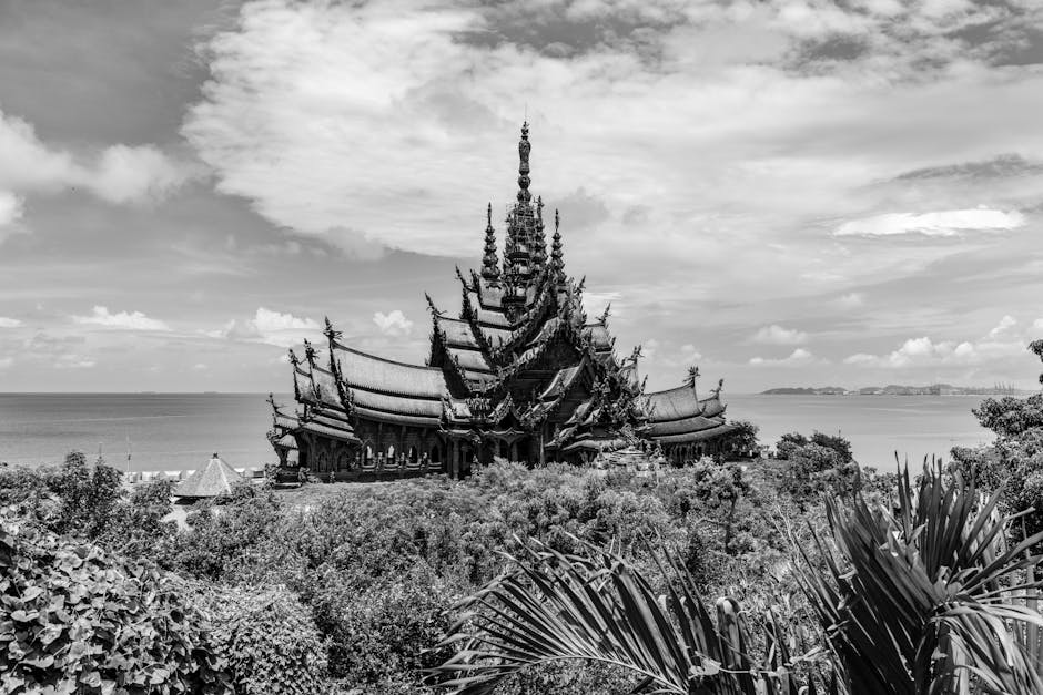 Thai Sanctuaries: Discovering the White Temple in Chiang Rai