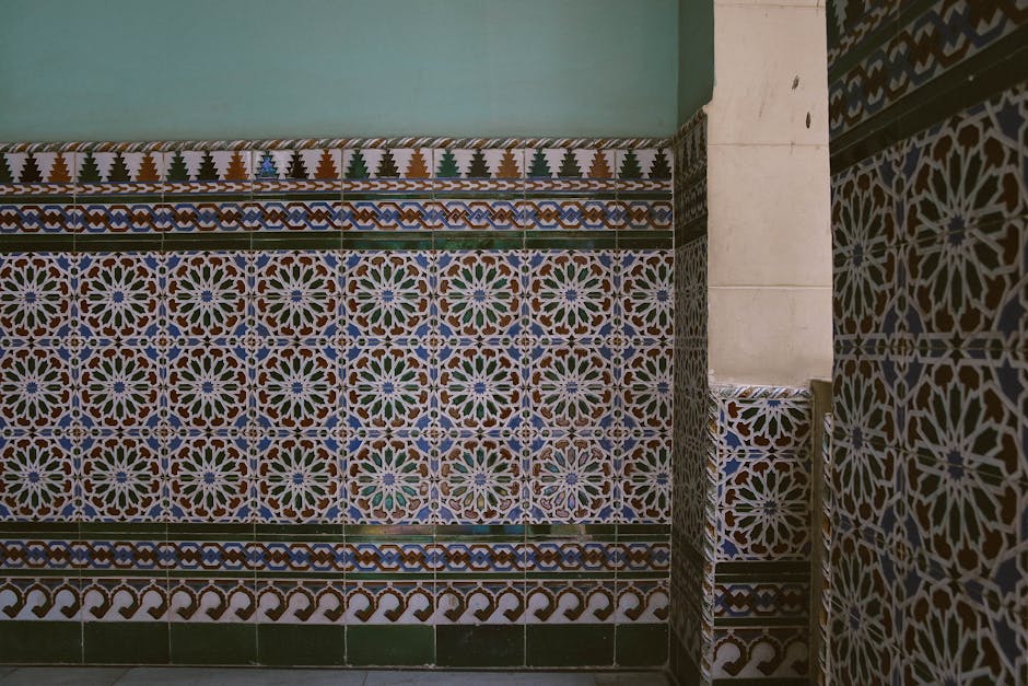 The Splendor of Moroccan Tile Work (Zellige): Geometric Patterns and Craft Techniques
