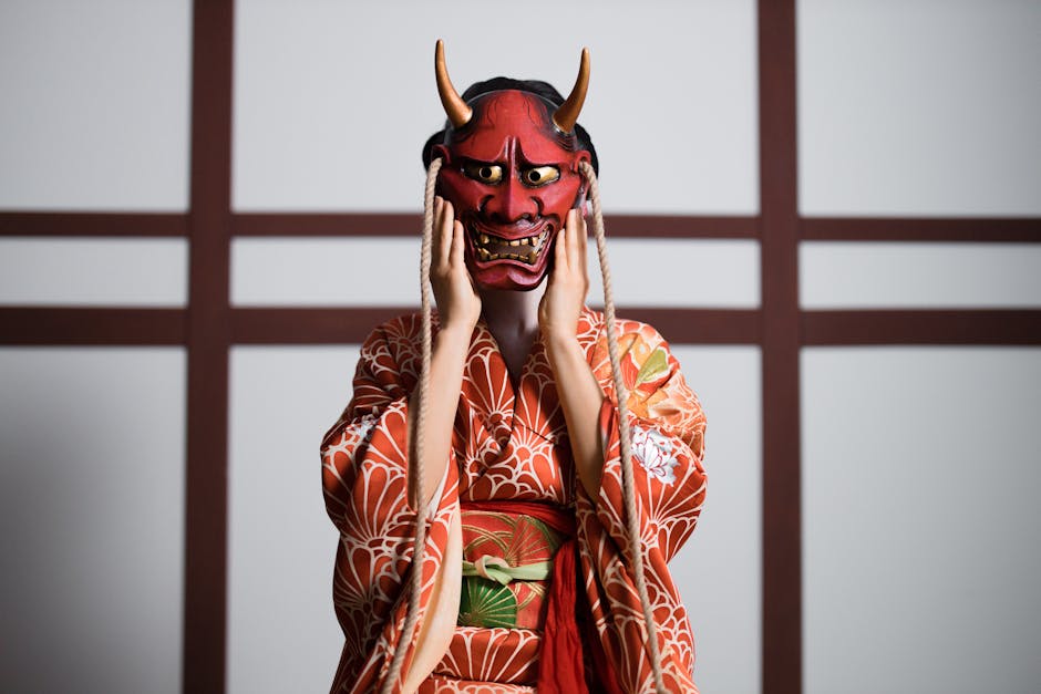 The Role of Traditional Japanese Noh Masks in Culture